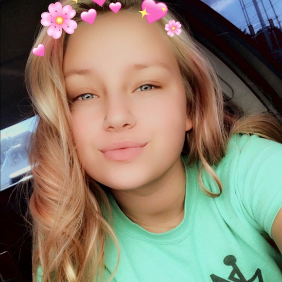 Meet your Posher, Ashley - Picture 1 of 1